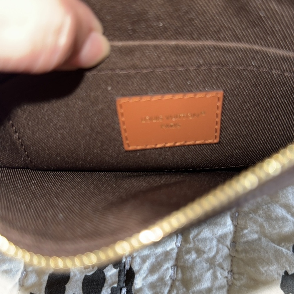 Louis Vuitton Monogram Pochette/wristlet NWOT - Picture 11 of 14